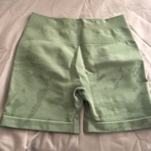 Aurola short